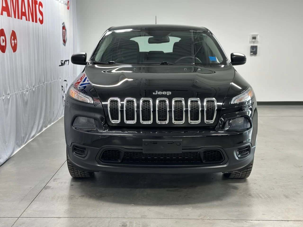 2018 Jeep Cherokee Sport Main Image