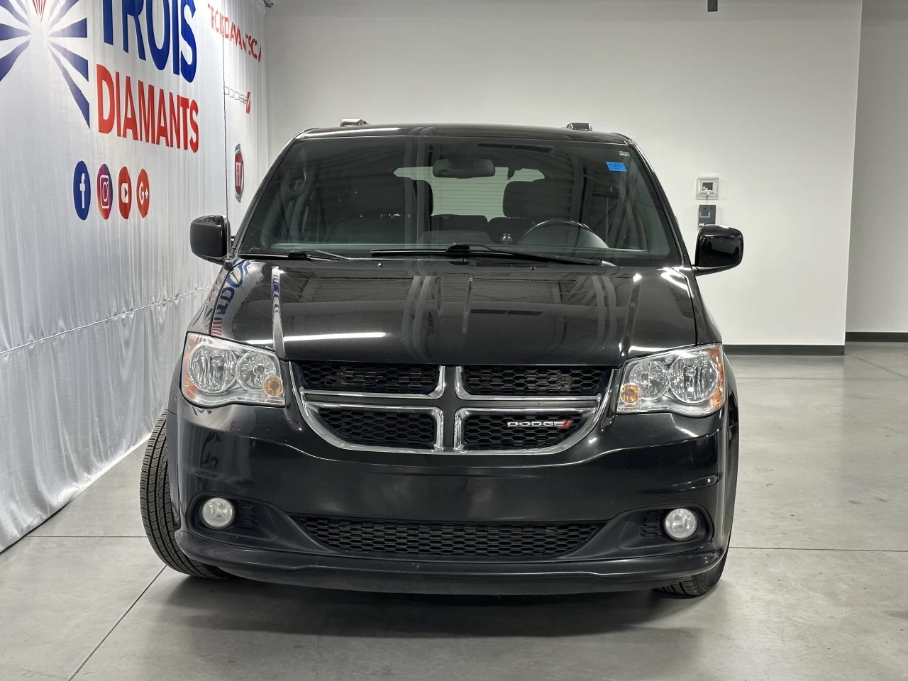 2019 Dodge Grand Caravan 35th Anniversary Main Image