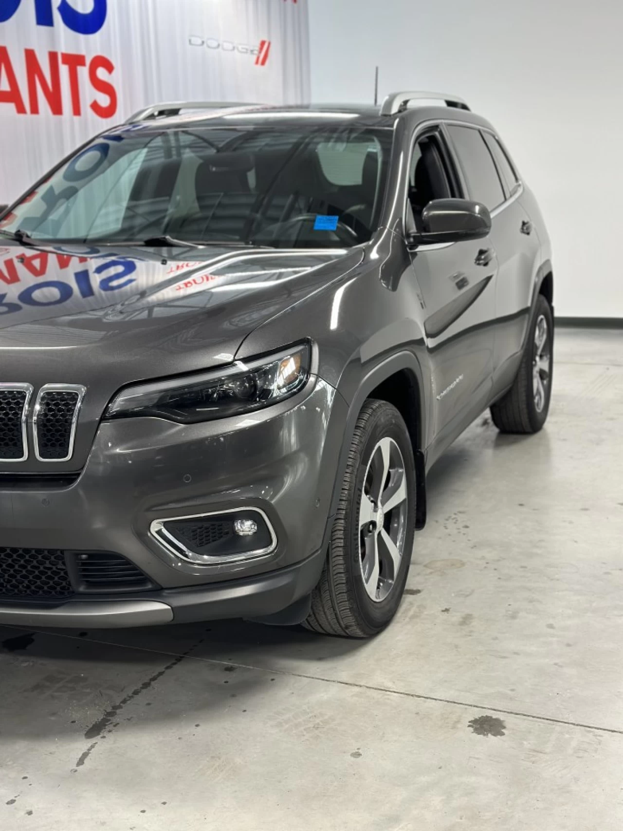 2019 Jeep Cherokee Limited Main Image