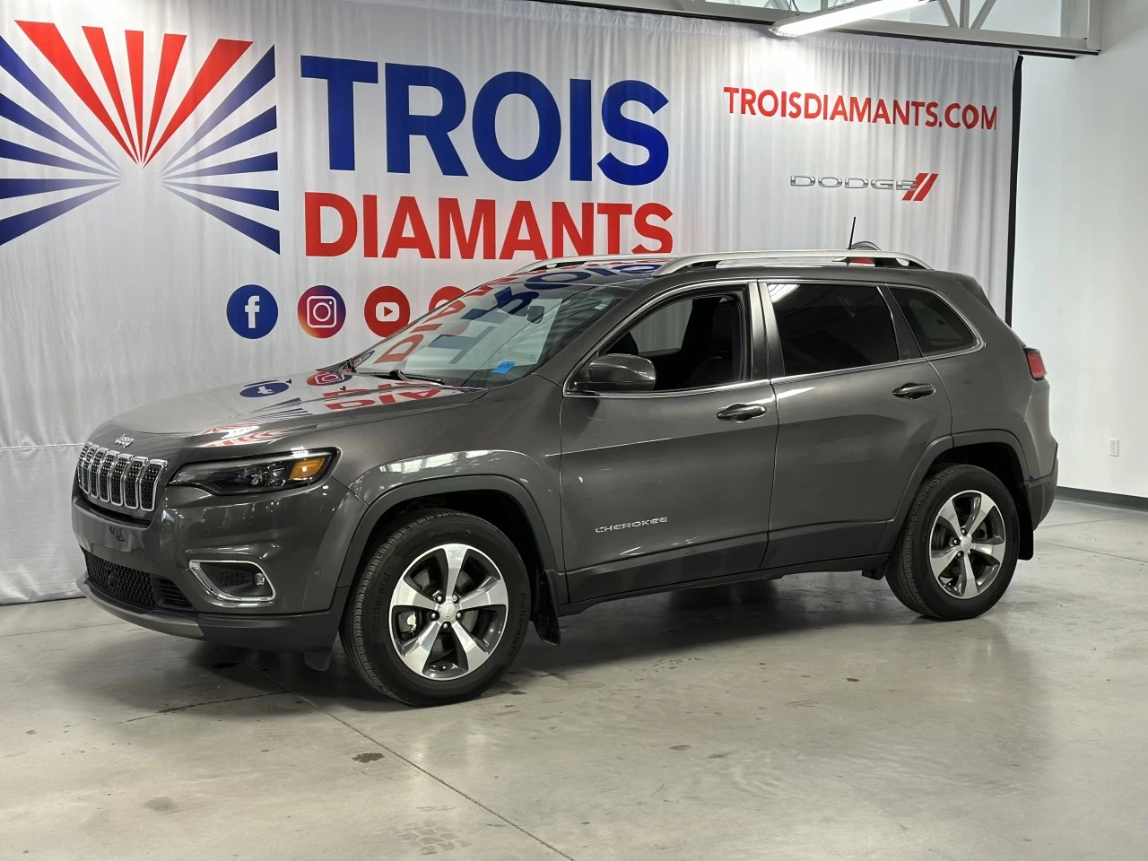 2019 Jeep Cherokee Limited Main Image