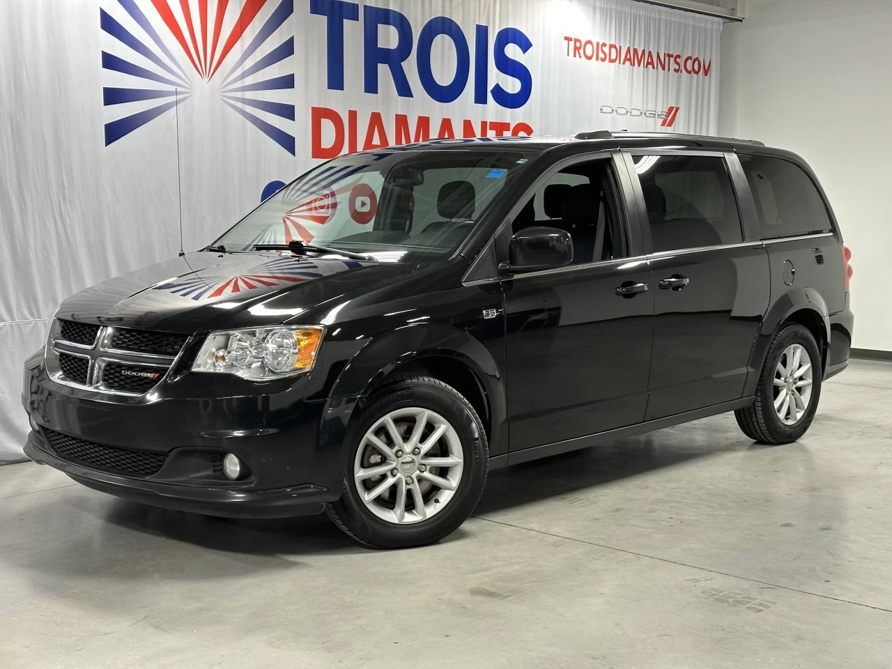 2019 Dodge Grand Caravan 35th Anniversary Main Image