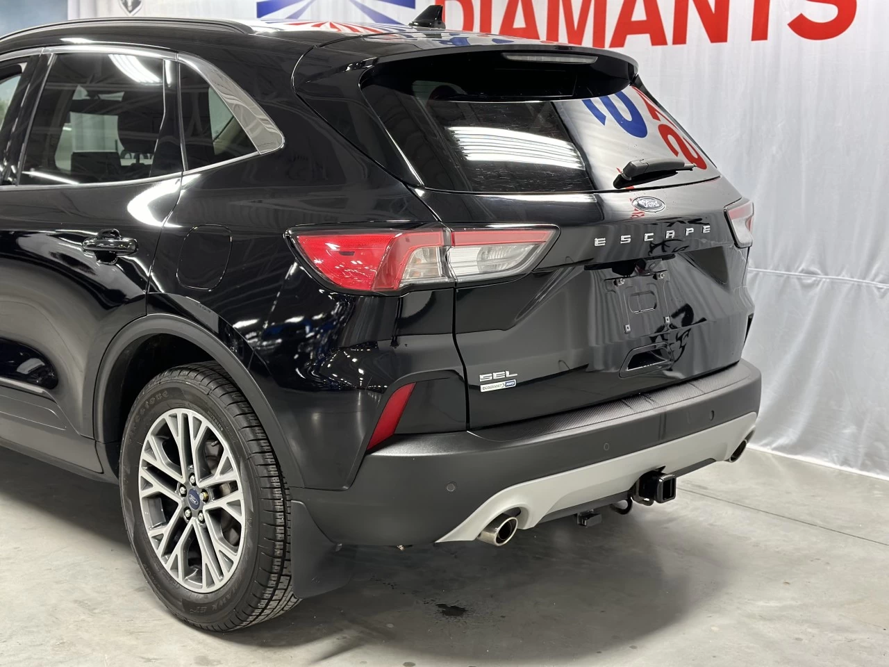 2020 Ford Escape SEL Main Image