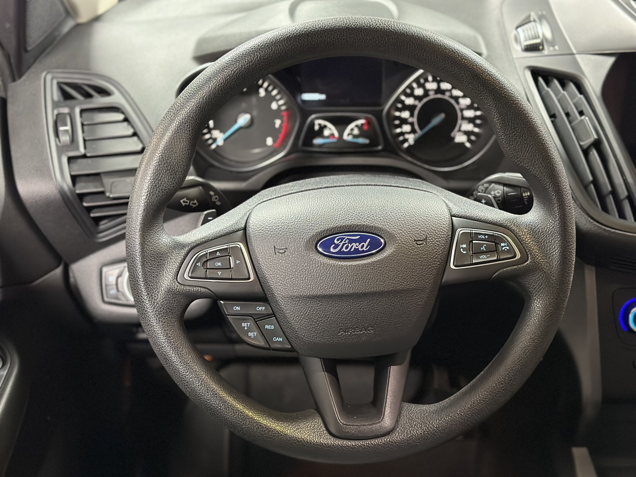 2017 Ford Escape SE Main Image