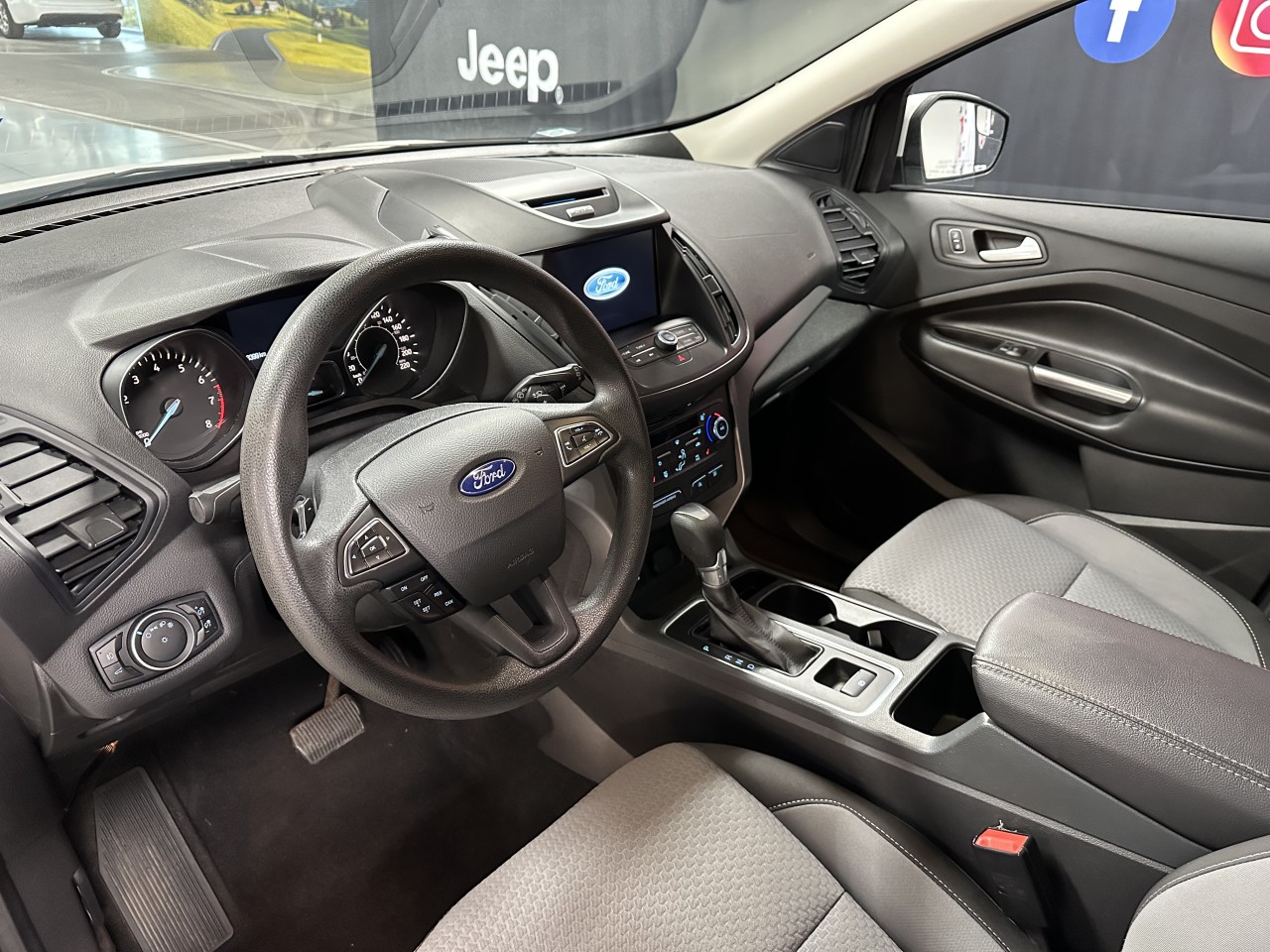 2017 Ford Escape SE Main Image