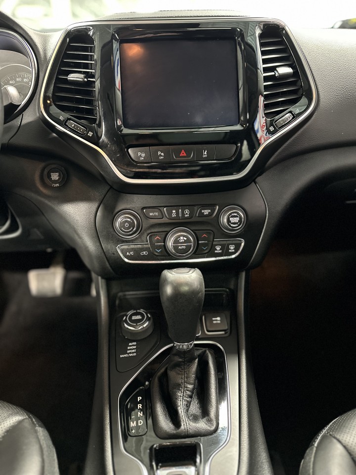 2019 Jeep Cherokee Limited Main Image